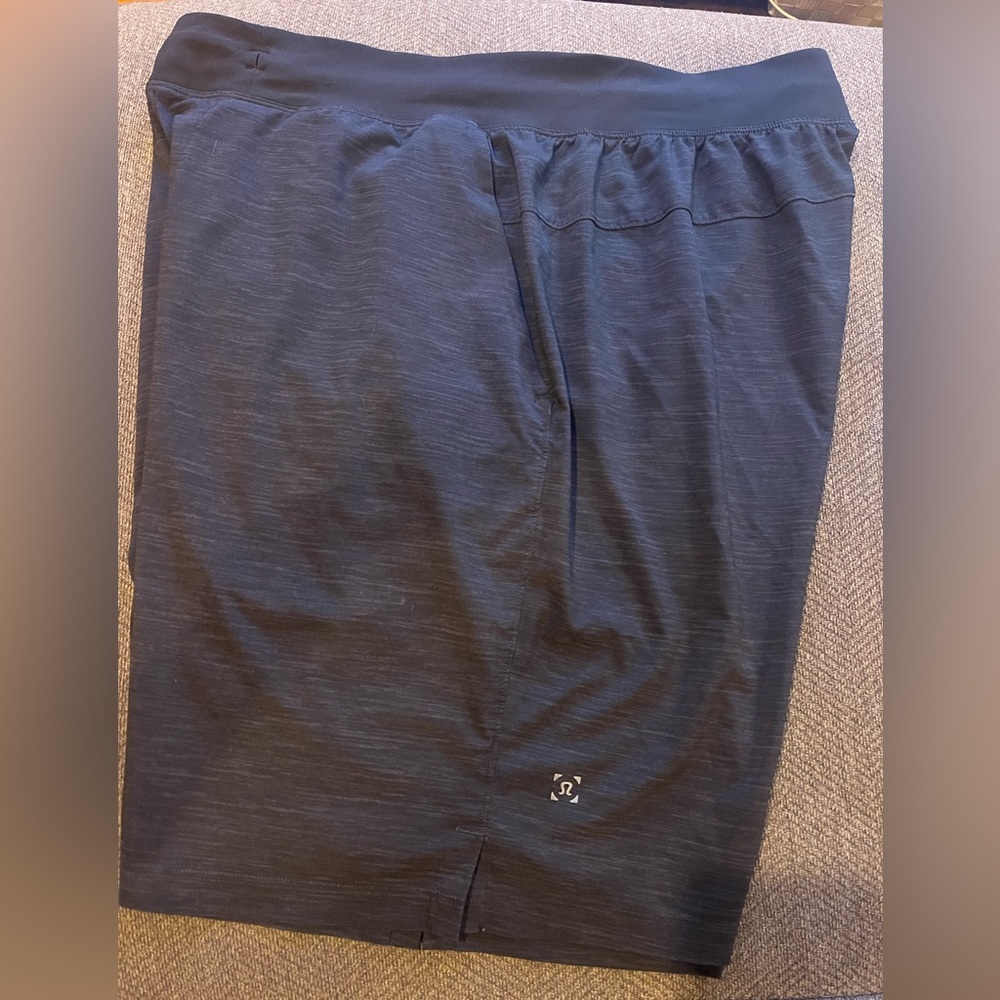 lululemon men’s T.H.E 9” black Linerless Shorts